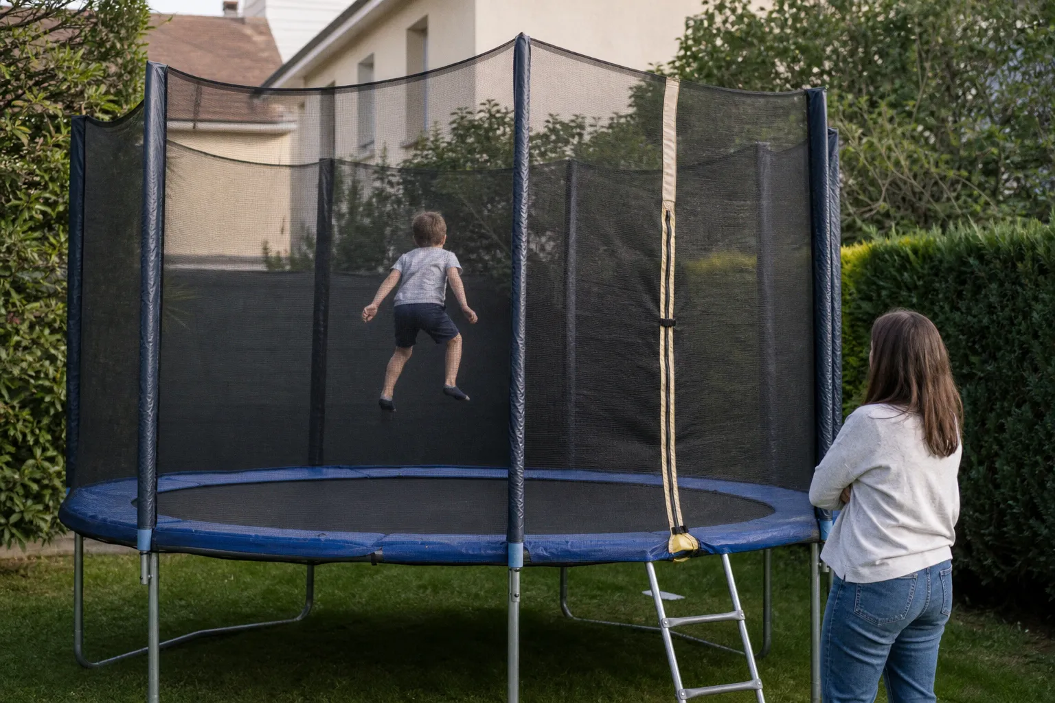 Accessoires de trampoline : optimiser la sécurité et le confort de vos enfants