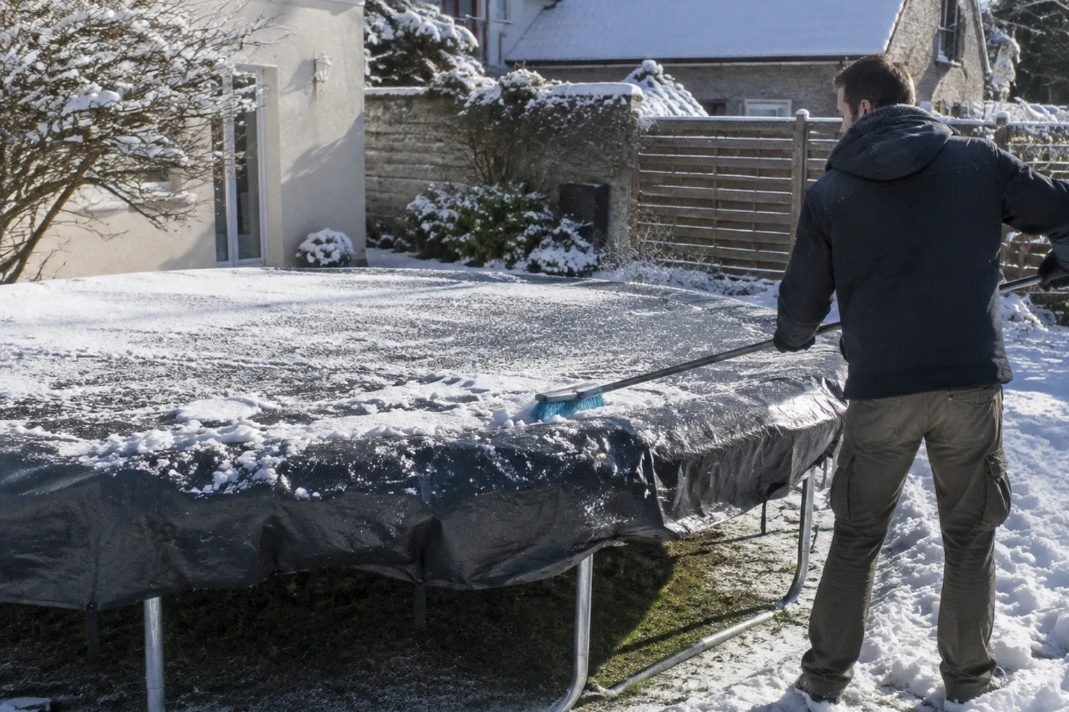 Bâche d'hivernage pour trampoline : un achat rentable ?