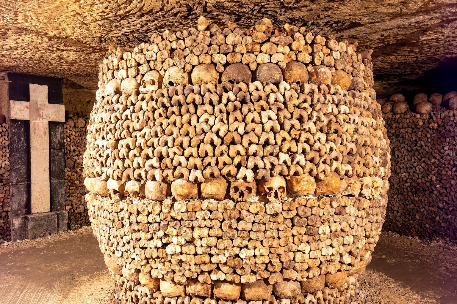 Catacombes de Paris horaires : le calendrier et les créneaux idéaux pour éviter l'attente