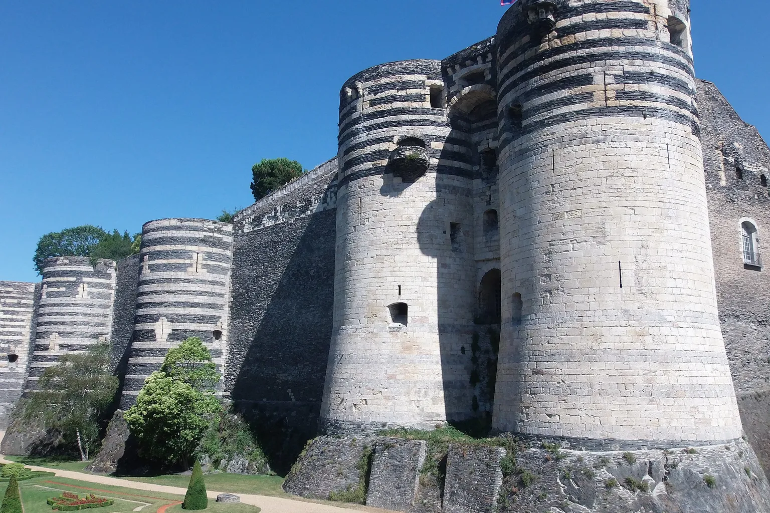 Château d'Angers tarifs : le prix de la visite est-il justifié ?