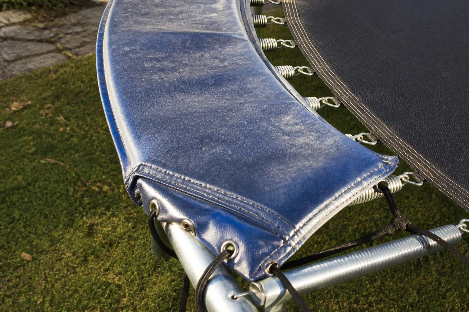 Coussin de trampoline épais : un achat vraiment rentable ?