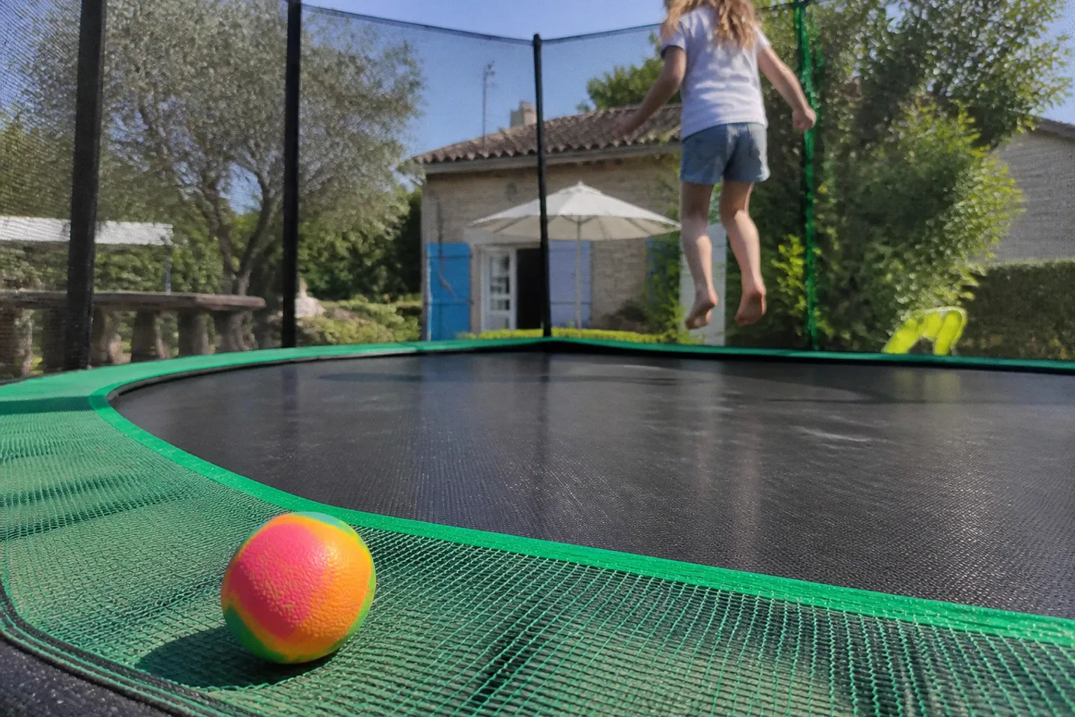 Jeux de trampoline : avec ou sans accessoires ?