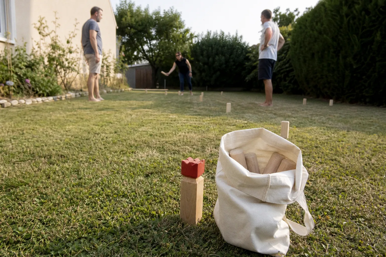 Kubb : pourquoi ce jeu d'adresse en bois est idéal pour vos après-midis en extérieur