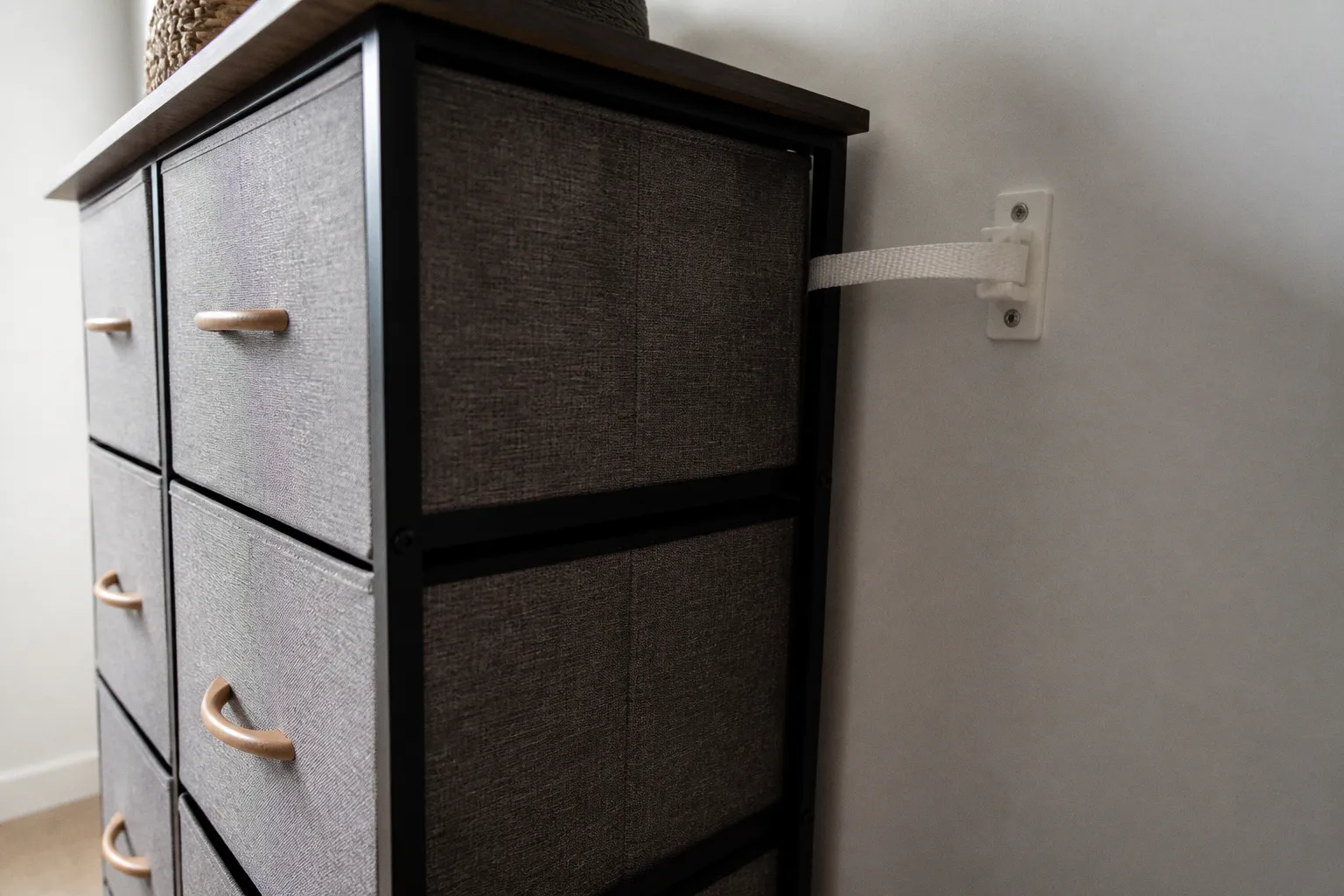 Rappel des commodes DUMOS : risques critiques de basculement et de piégeage
