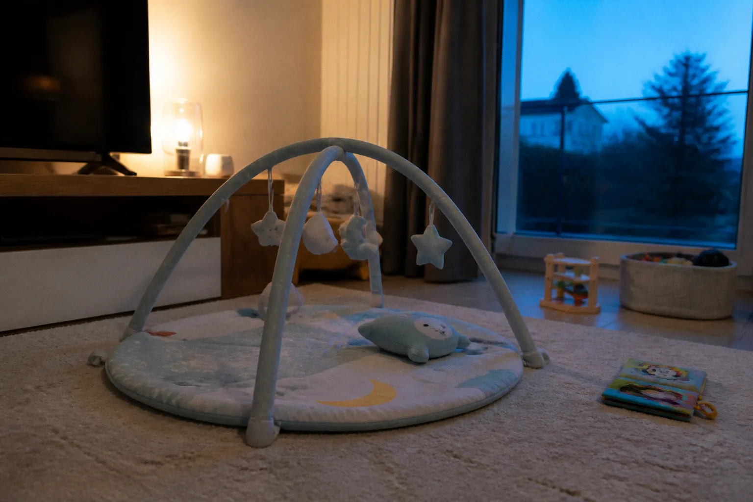Risques d'étouffement : alerte sur la conformité des tapis d'éveil et portiques pour bébés