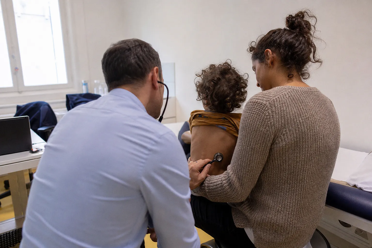 Santé infantile au Royaume-Uni : les alertes des pédiatres sur les risques domestiques