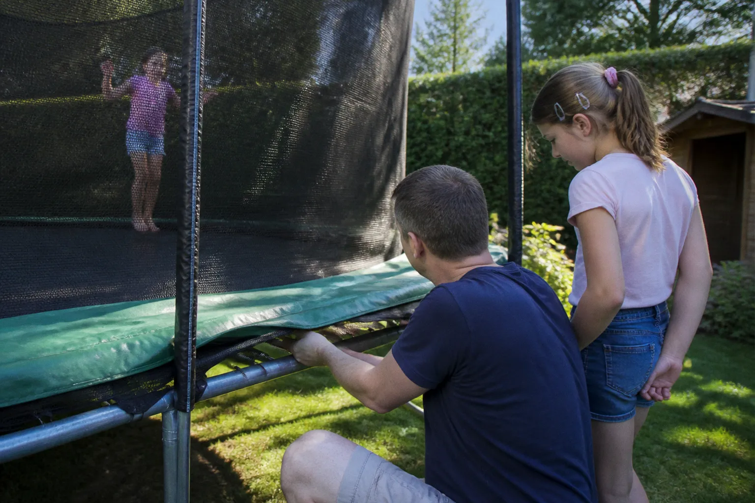 Sécurité des trampolines : guide pratique pour prévenir les chutes et blessures