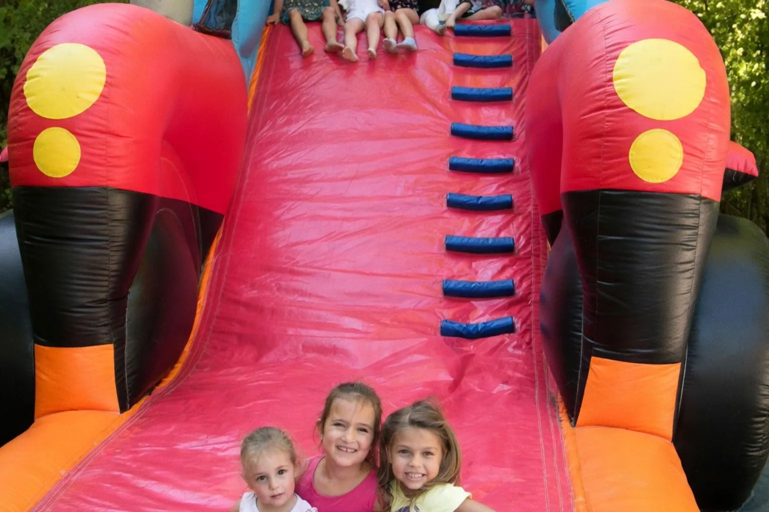 Structures gonflables : comment garantir la sécurité des enfants lors des fêtes