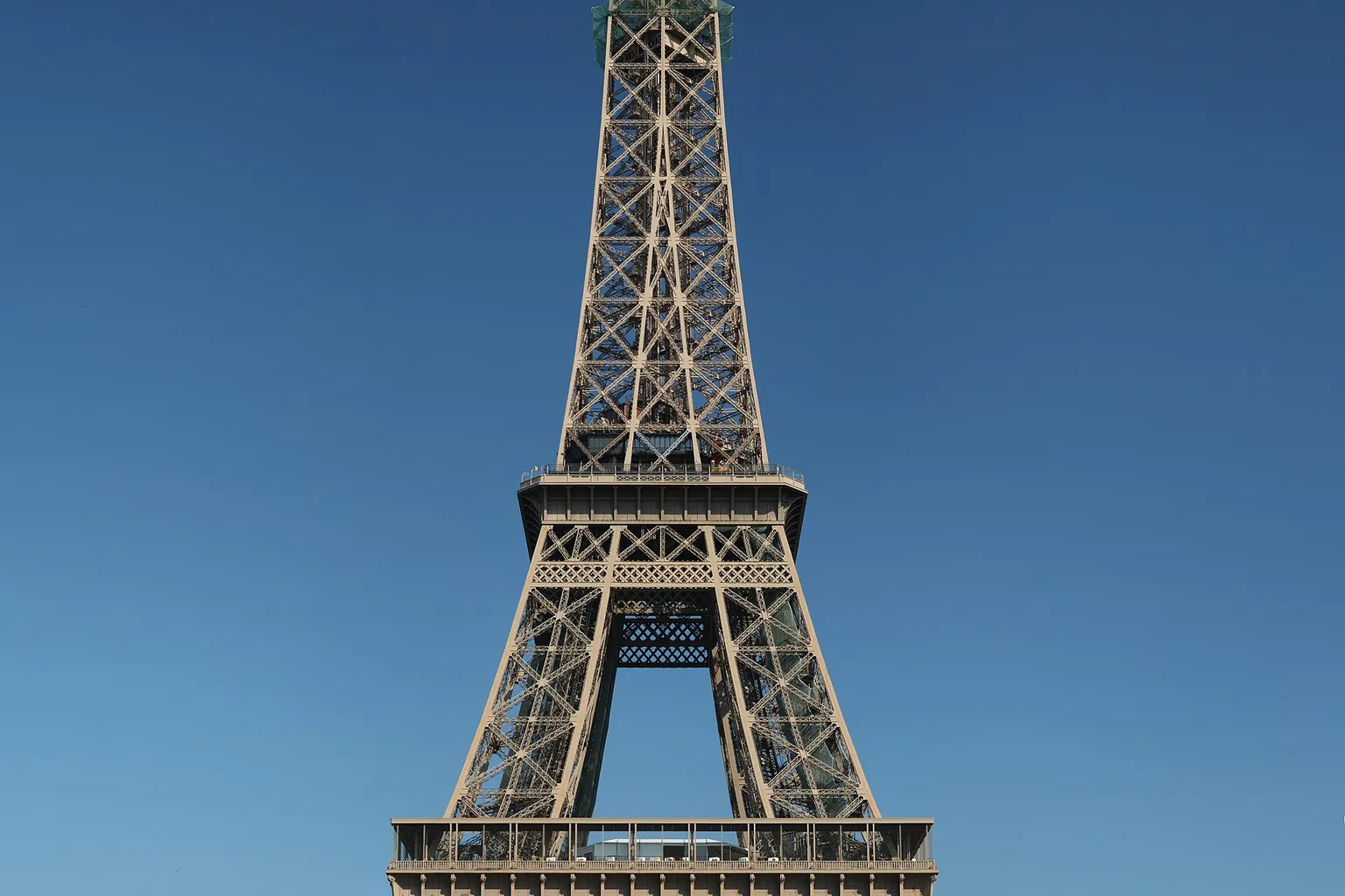 Tour Eiffel tarifs : le prix de la montée est-il justifié ?