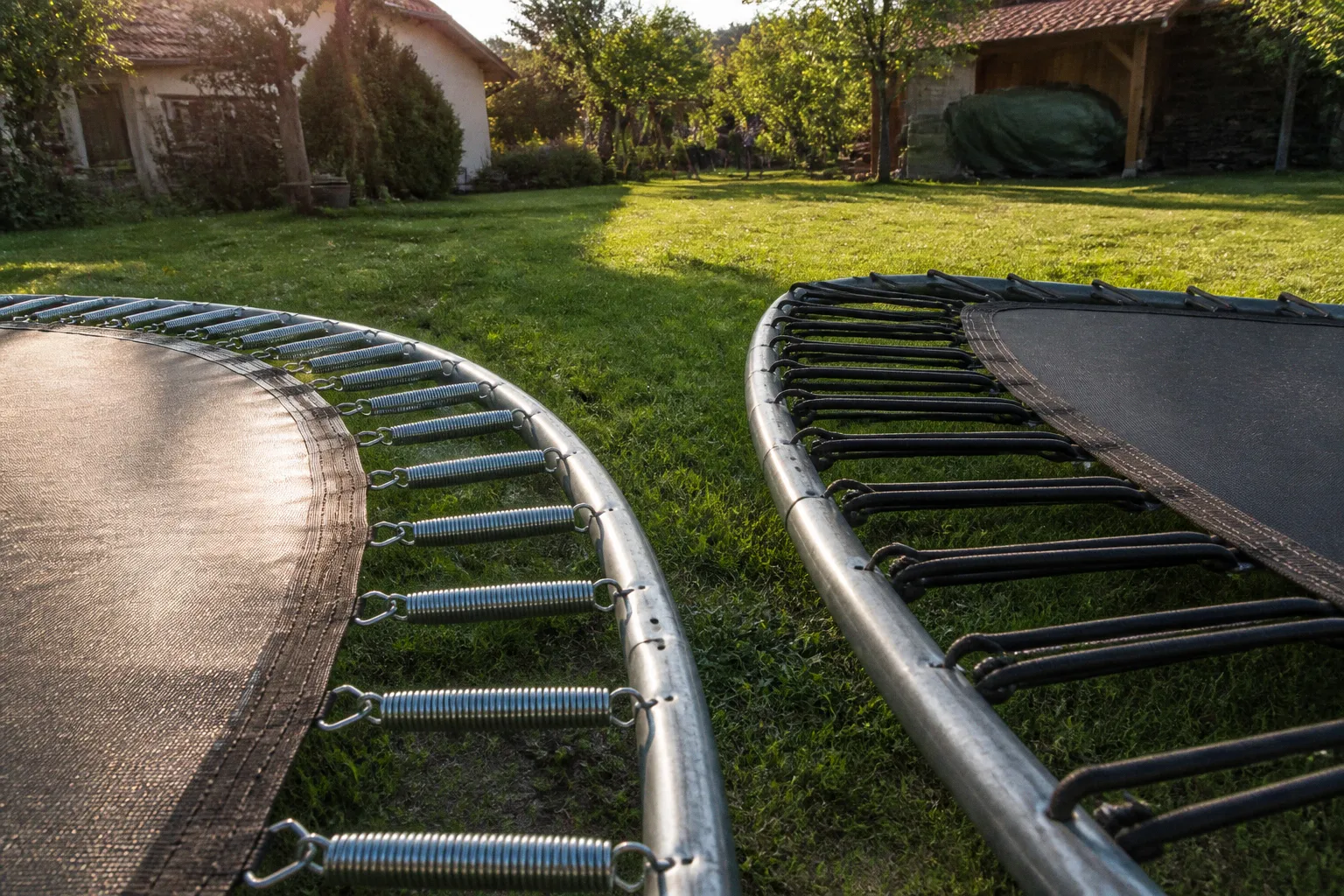Trampoline à ressorts ou élastiques : notre comparatif