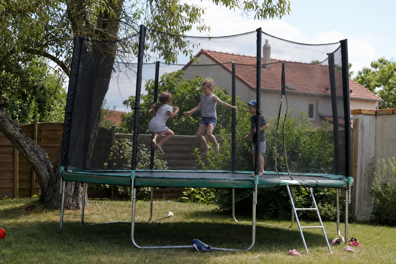 Trampolines pour enfants : comment garantir la sécurité à la maison