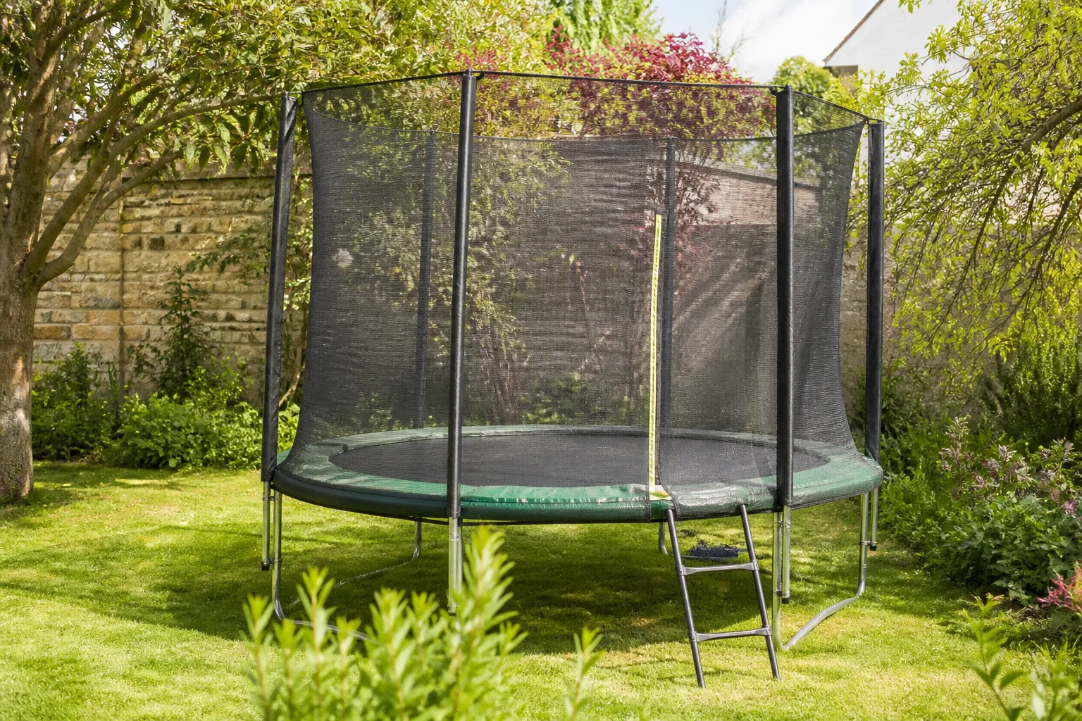 Trampolines pour enfants : guide de sécurité et critères de conformité technique